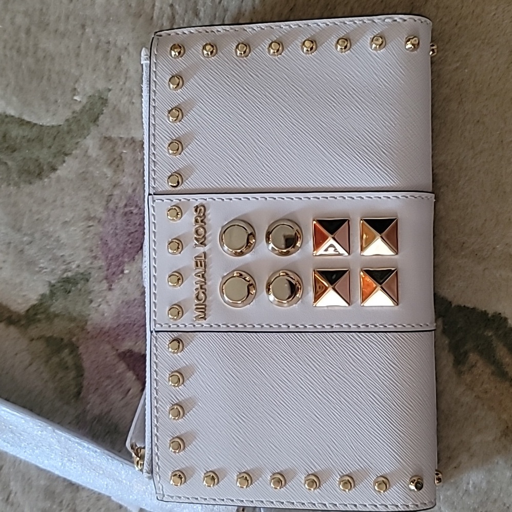 Brand new Michael Kors Adele wristlet